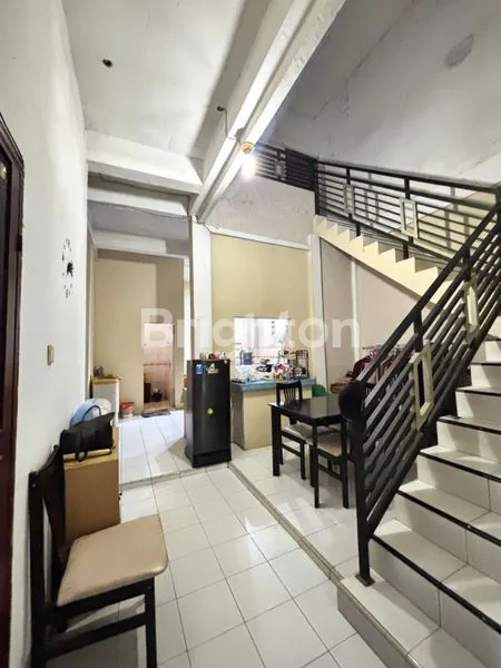 image RUMAH MEGAH 2 LANTAI 8 KT DI JOHOR MEDAN (2)