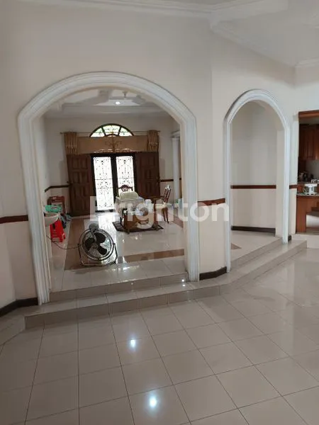 image RUMAH DIJUAL DENGAN LUAS TANAH 1.200M2 STM MEDAN (8)