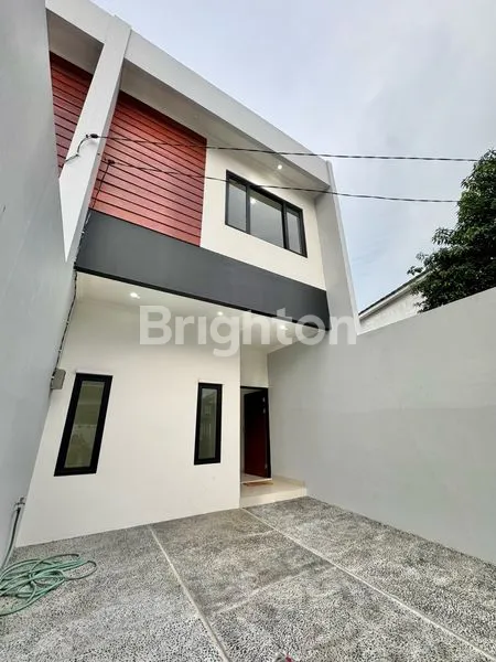 image RUMAH BARU 2 LANTAI ROW 1 MOBIL DI KAVLING DKI MERUYA UTARA JAKARTA BARAT (2)