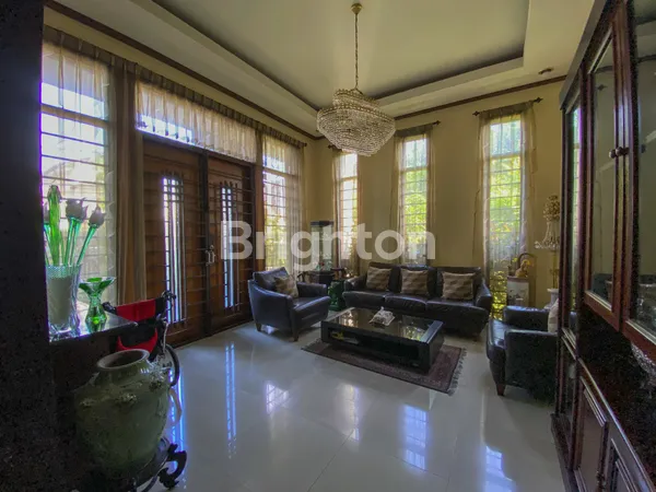 image RUMAH MEWAH 2 LANTAI SIAP HUNI DAN SEMI FURNISH DEKAT PUSAT KOTA TURANGGA KOTA BANDUNG (2)