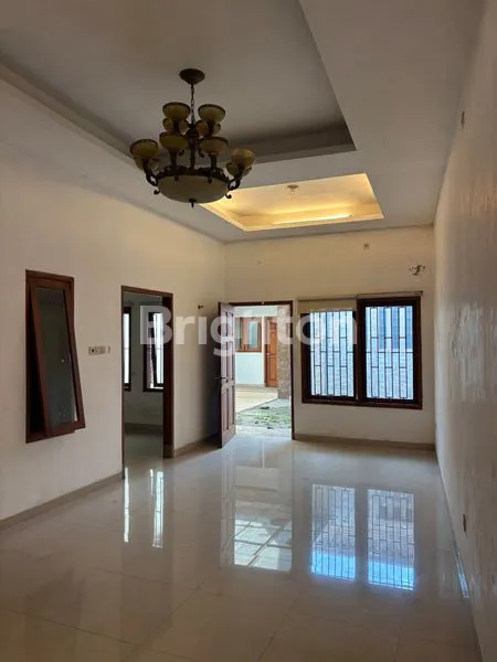 image RUMAH SIAP HUNI AKSES  JALAN SANGAT LEBAR (1)