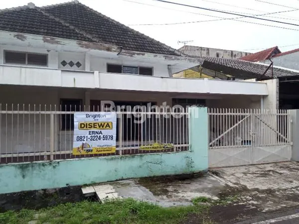 RUMAH BESAR LUAS BISA BUAT GUDANG DEKAT LAPANGAN SAMPO KOTA MALANG