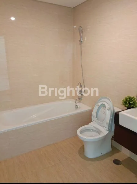 image APARTEMEN CANTIK DAN MEWAH DI AKR GALERY WEST THE RESIDENCE, JAKARTA BARAT. (8)