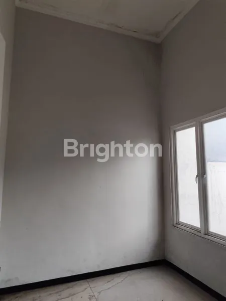 image BUTUH CEPAT LAKU SEGERA RUMAH TERMURAH HARGA ANJLOK LOKASI RUNGKUT MODERN DEKAT KAMPUS UPN (3)