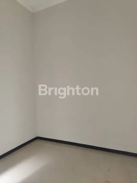 image BUTUH CEPAT LAKU SEGERA RUMAH TERMURAH HARGA ANJLOK LOKASI RUNGKUT MODERN DEKAT KAMPUS UPN (5)