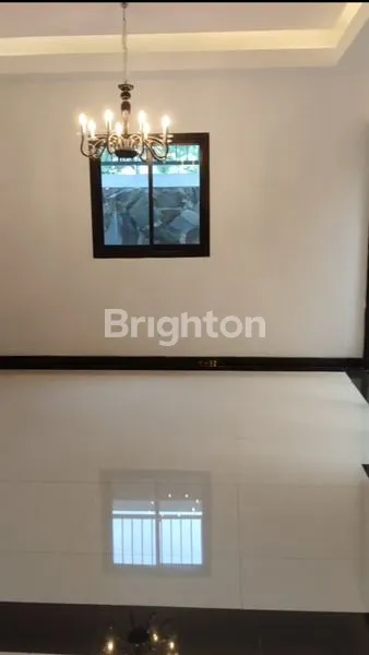 image RUMAH MEWAH SIAP HUNI DI BNR – KOLAM RENANG PRIBADI, LOKASI PALING STRATEGIS! (5)
