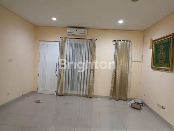 image RUMAH BAGUS 2 LANTAI SIAP HUNI DI BSD CITY (2)
