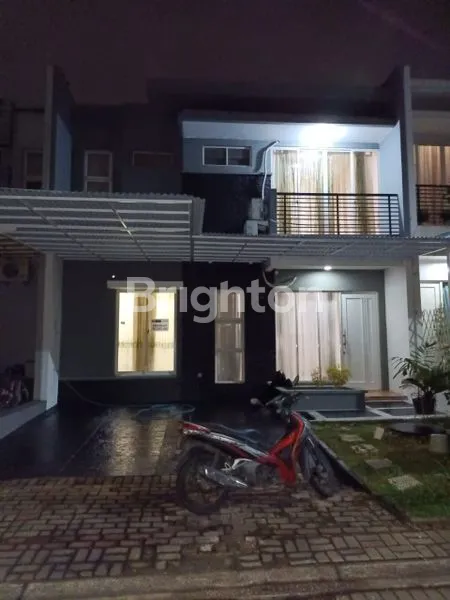 image RUMAH BAGUS 2 LANTAI SIAP HUNI DI BSD CITY (1)