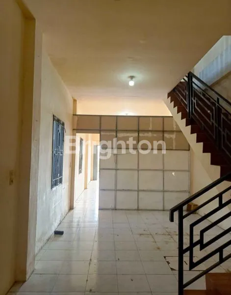 image RUKO 3 LANTAI HALAMAN LUAS SIAP TEMPATI JALAN PERDAMAIAN (6)