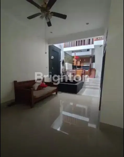 image RUMAH 2 LANTAI SIAP HUNI, LOKASI STRATEGIS, PELA  MAMPANG , JAKARTA SELATAN. (5)