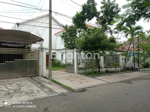 image RUMAH TERAWAT BENDUL MERISI ROW JALAN LEBAR STRATEGIS DEKAT MARGOREJO (1)