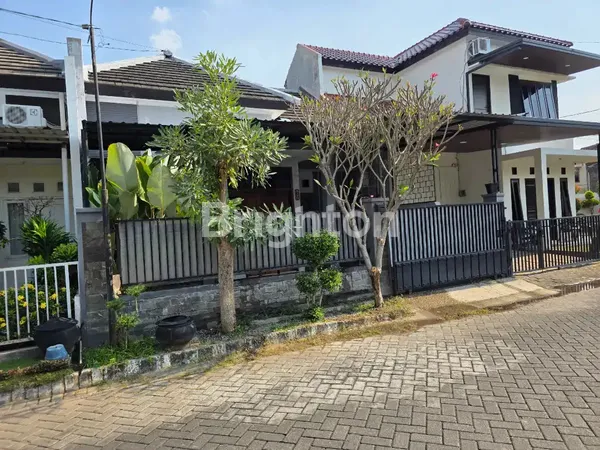 RUMAH CANTIK TERAWAT 2 KAMAR TIDUR