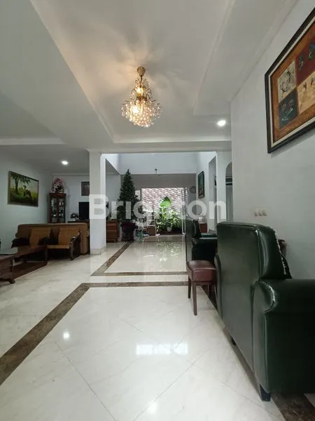 image RUMAH MEWAH 2 LANTAI LT 240 DI LEGENDA WISATA (3)