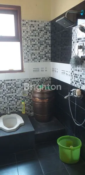 image RUMAH DUA LANTAI (7)