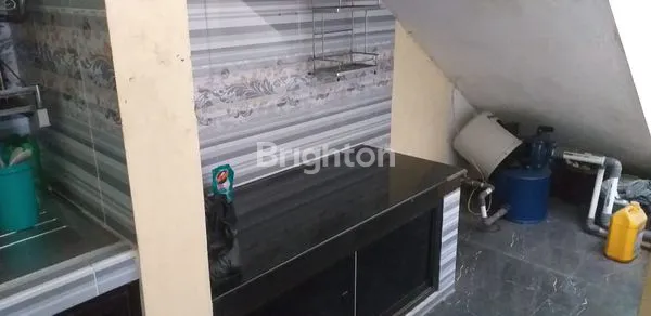 image RUMAH DUA LANTAI (6)