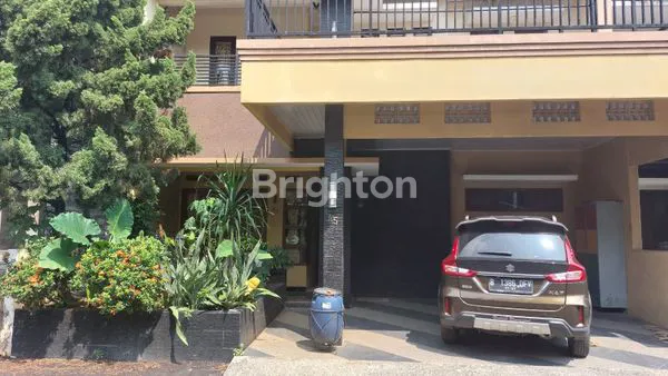 image RUMAH DUA LANTAI (2)