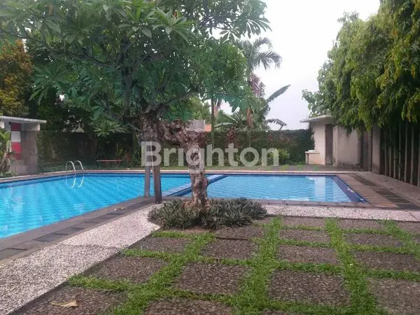 image RUMAH MEWAH 2 LANTAI DI BINTARO VETERAN JAKARTA SELATAN - ADA SWIMMING POOL & HARGA MIRING! (2)