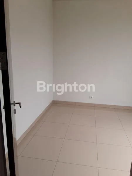 image DISEWAKAN RUMAH BARU SERAH TERIMA DICLUSTER VIOLA SUMARECON CROWN GADING (7)