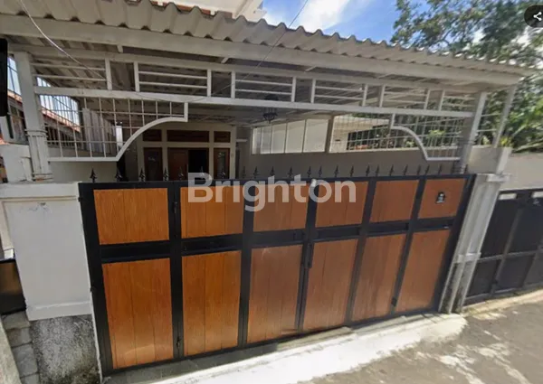 RUMAH 2 LANTAI SIAP HUNI, LOKASI STRATEGIS DI JAGAKARSA – JAKARTA SELATAN