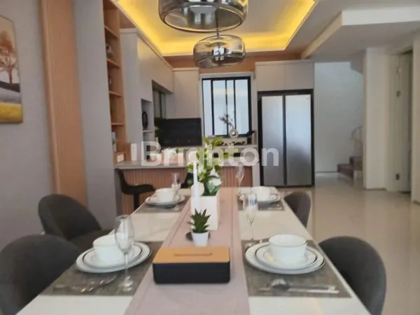 image RUMAH SETRADUTA MODERN AMERICAN STYLE DEKAT TOL PASTEUR  (6)