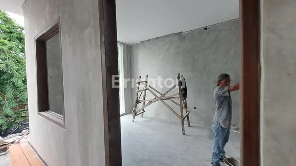 image DISEWAKAN | RUKO LANTAI 1 LOKASI STRATEGIS HADAP BARAT DAYA – PARKIR LUAS & LEGALITAS LENGKAP (5)