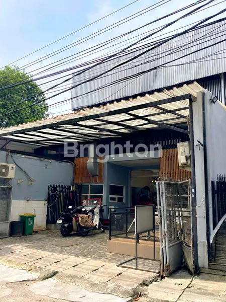 image RUMAH 2 LANTAI PINGGIR JALAN BESAR BUAT USAHA  STRATEGIS DI SUNTER AGUNG JAKARTA UTARA (1)
