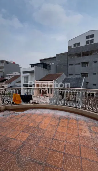 image RUMAH 3 LANTAI KAWASAN SUNTER - JAKARTA UTARA (6)