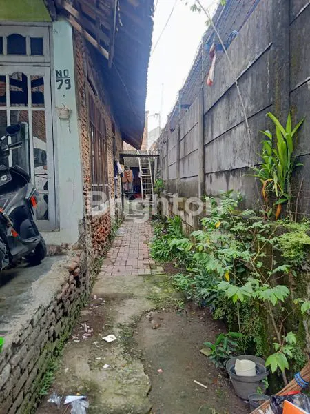 image RUMAH LUAS 281M² DI MEDOKAN SEMAMPIR, HARGA NEGO (4)