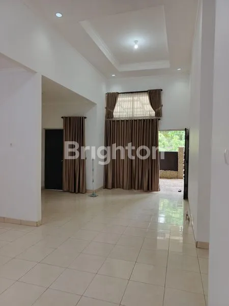 image RUMAH OVER KREDIT SIAP HUNI DALAM KOMPLEK FASILITAS LENGKAP AREA JAKABARING DEKAT OPI MALL (3)