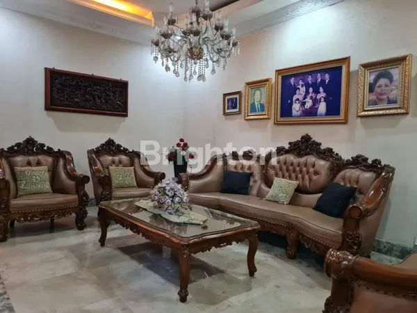 image .RUMAH 2.5 LANTAI DI RAWAMANGUN JAKARTA TIMUR (2)