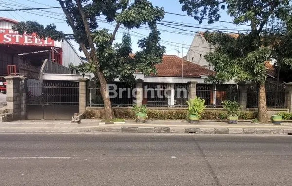 INVESTASI EMAS DI UJUNG BERUNG! RUMAH LUAS + RUMAH KOST 9 KAMAR, DEKAT RSUD