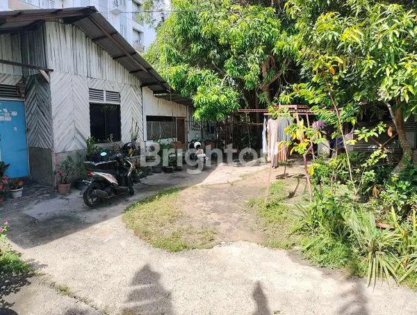 image TANAH DENGAN 4 RUMAH (5)
