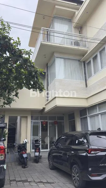 image RUMAH BESAR MEWAH KEROBOKAN AREA LOKASI SEMI PRIVATE & NYAMAN (2)