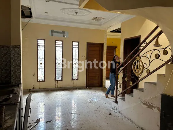 image RUMAH 2 LANTAI LT 145M² DEKAT LIVING WORLD (4)
