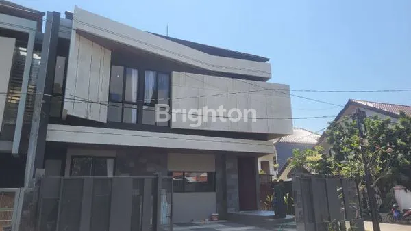 image RUMAH 2 LANTAI SHM, SIAP HUNI & NEGO (1)