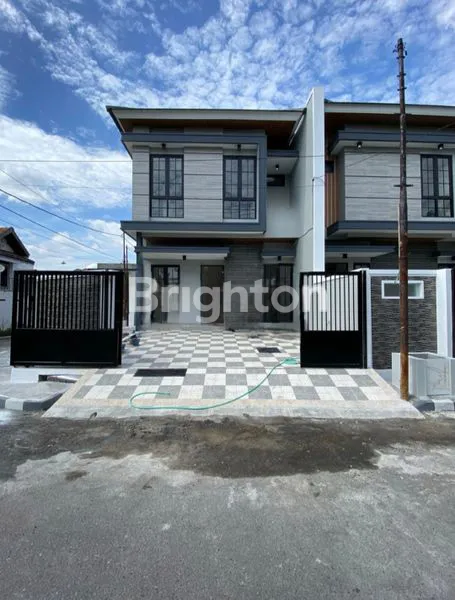 image BARU GRESS!!! HUNIAN 2 LANTAI HOOK MINIMALIS SELANGKAH KE MERR KLAMPIS WISMA MUKTI MANYAR KERTOADI (1)