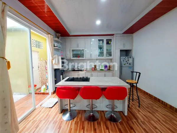 image RUMAH CANTIK 2 TINGKAT LEBAR 11 MTR DI KOMPLEK SETIA BUDI INDAH - TASBIH 1 MEDAN SUNGGAL  (5)