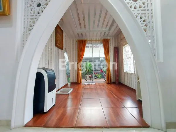 image RUMAH CANTIK 2 TINGKAT LEBAR 11 MTR DI KOMPLEK SETIA BUDI INDAH - TASBIH 1 MEDAN SUNGGAL  (1)
