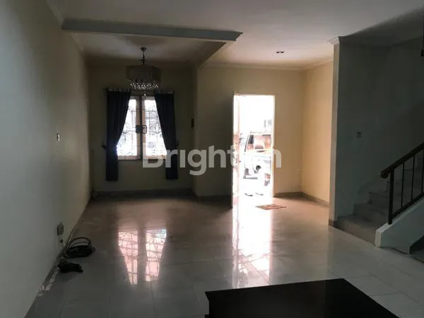 image RUMAH VILA PERMATA GADING DEKAT MKG NEGO HALUS (2)