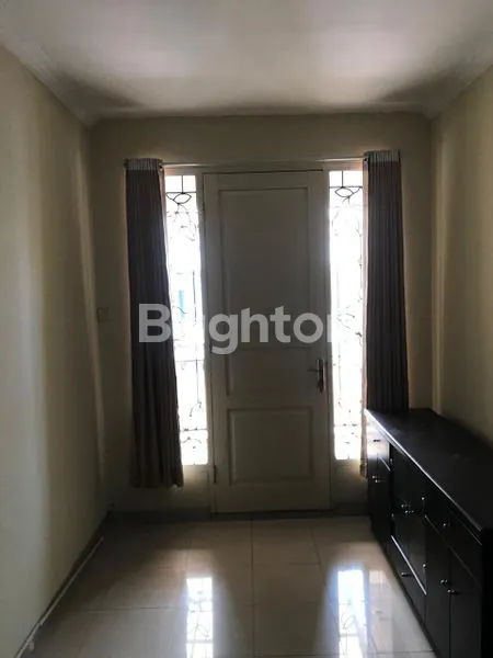 image RUMAH VILA PERMATA GADING DEKAT MKG NEGO HALUS (8)