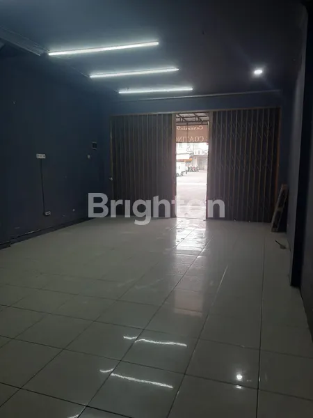 image DISEWAKAN RUKO 3 LANTAI SIAP PAKAI DI HARAPAN INDAH BEKASI – LOKASI STRATEGIS, LB 175 M² (2)