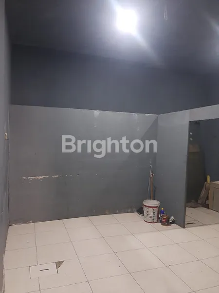 image DISEWAKAN RUKO 3 LANTAI SIAP PAKAI DI HARAPAN INDAH BEKASI – LOKASI STRATEGIS, LB 175 M² (4)