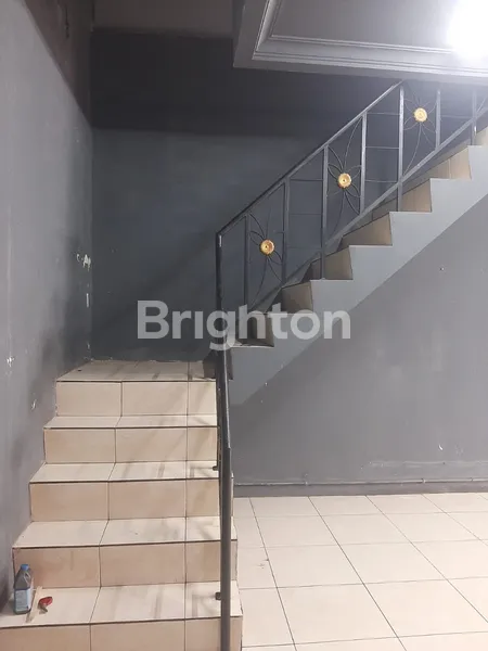 image DISEWAKAN RUKO 3 LANTAI SIAP PAKAI DI HARAPAN INDAH BEKASI – LOKASI STRATEGIS, LB 175 M² (7)