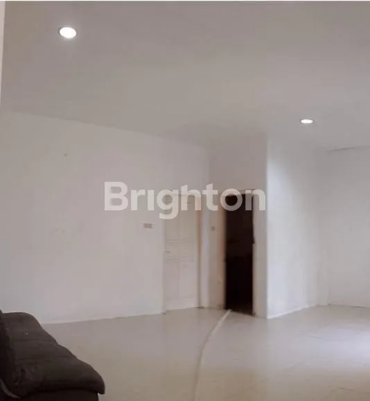 image RUMAH KOKOH 2 LANTAI, LUAS, ADA KOLAM RENANG DENGAN HARGA DIBAWAH NJOP DI KOTA DEPOK (8)