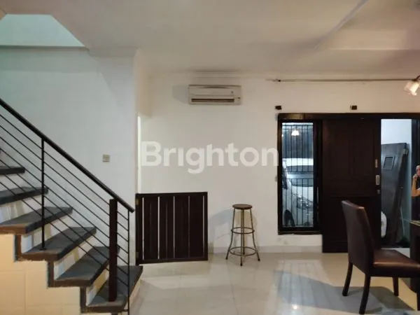 image RUMAH MEWAH 2 LANTAI FULLY FURNISHED DI TUKAD BATANGHARI, RENON (2)