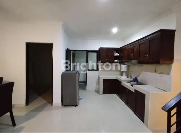 image RUMAH MEWAH 2 LANTAI FULLY FURNISHED DI TUKAD BATANGHARI, RENON (8)
