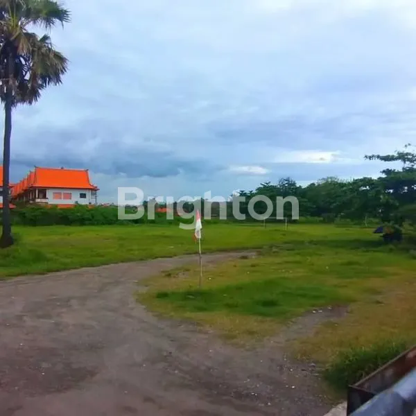 image DIJUAL ISTIMEWA TANAH PREMIUM BEACHFRONT – SEMINYAK, BALI (2)