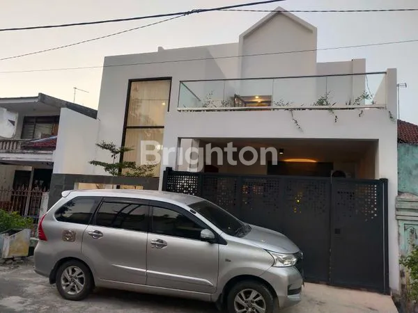 image JUAL: RUMAH MEWAH 2 LANTAI FULL FURNISH DI KOTA JOMBANG (2)