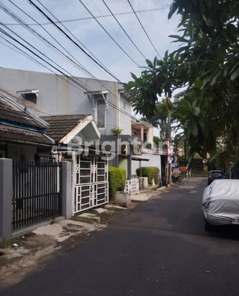 image RUMAH STRATEGIS BELAKANG METRO INDAH MALL, 3 KT, FULL KITCHEN SET (3)