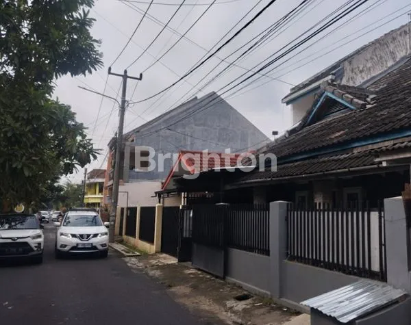 image RUMAH STRATEGIS BELAKANG METRO INDAH MALL, 3 KT, FULL KITCHEN SET (2)